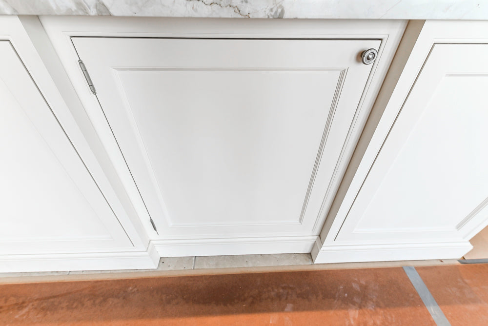 Traditional All-White Quartz Kitchen with Island