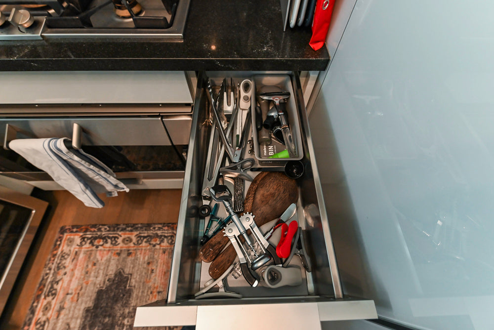 Cesar Modern Glossy White Kitchen with Black Granite Countertops & Appliances