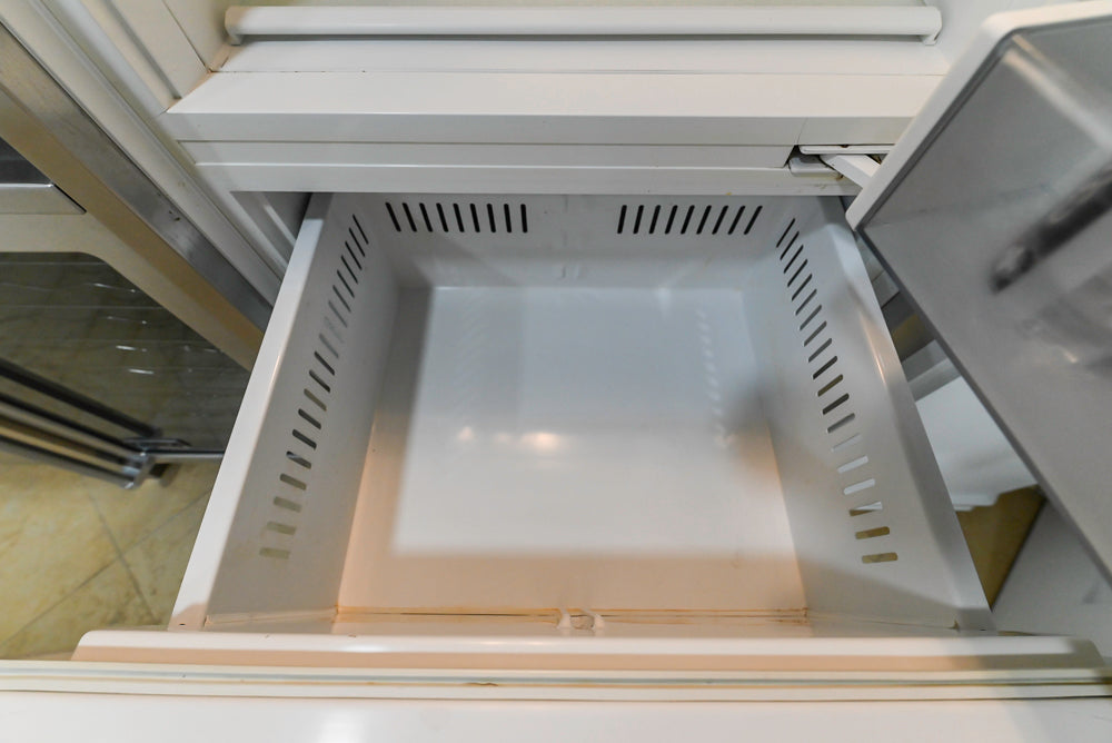 Heritage Transitional White Kitchen with Island and Stainless Steel Appliances