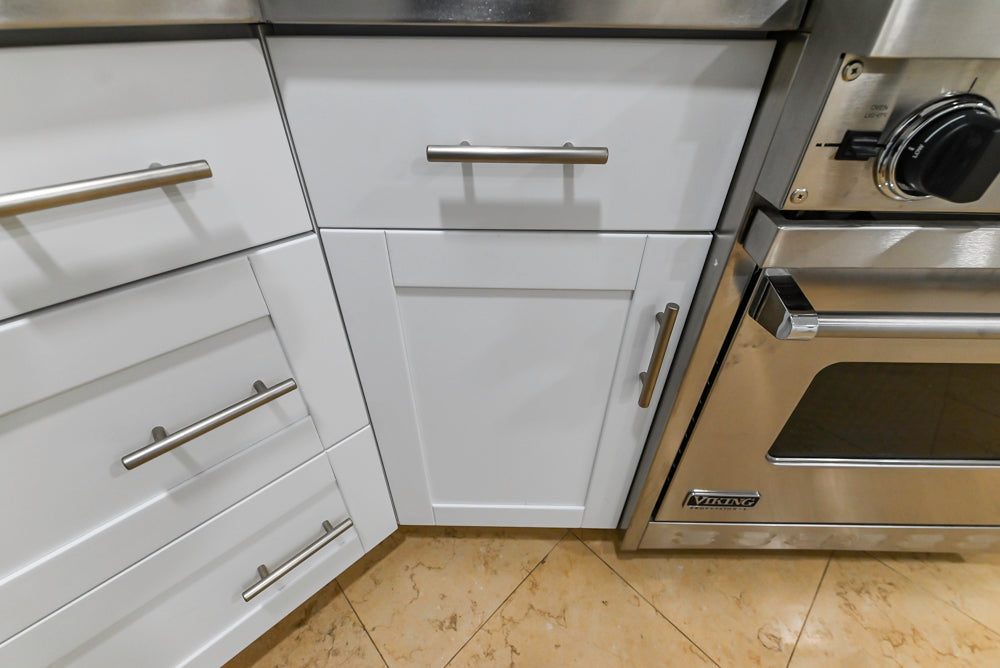 Heritage Transitional White Kitchen with Island and Stainless Steel Appliances