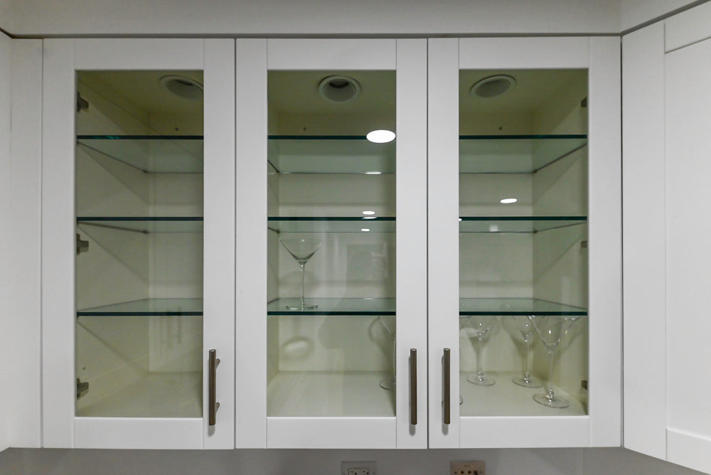 Heritage Transitional White Kitchen with Island and Stainless Steel Appliances