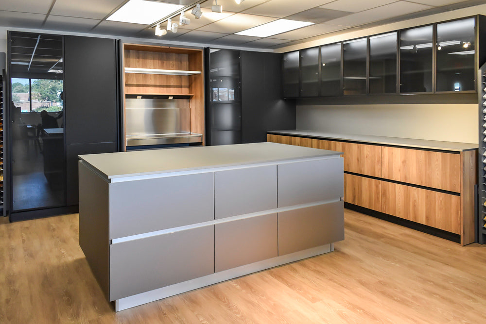 Doimo Cucine Modern Two-Tone Kitchen with Grey Island