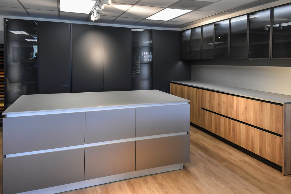 Doimo Cucine Modern Two-Tone Kitchen with Grey Island