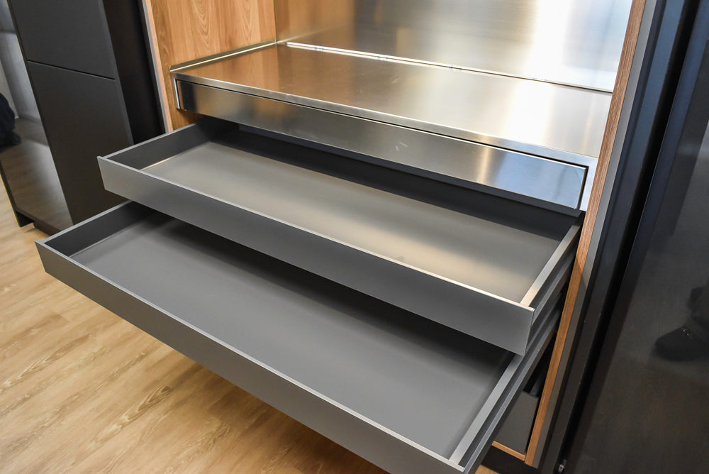 Doimo Cucine Modern Two-Tone Kitchen with Grey Island