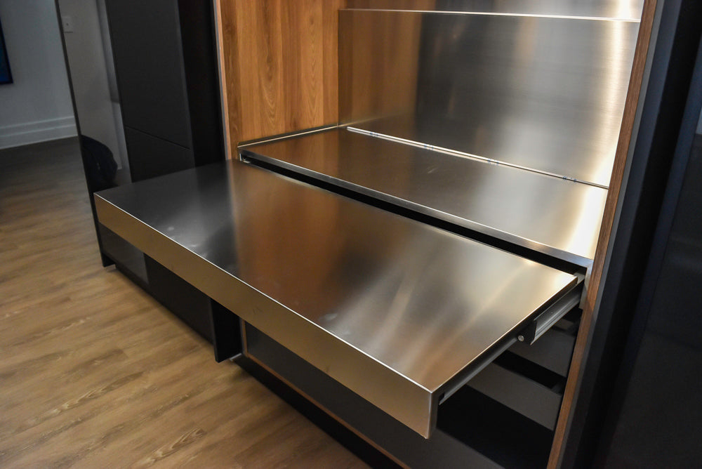 Doimo Cucine Modern Two-Tone Kitchen with Grey Island