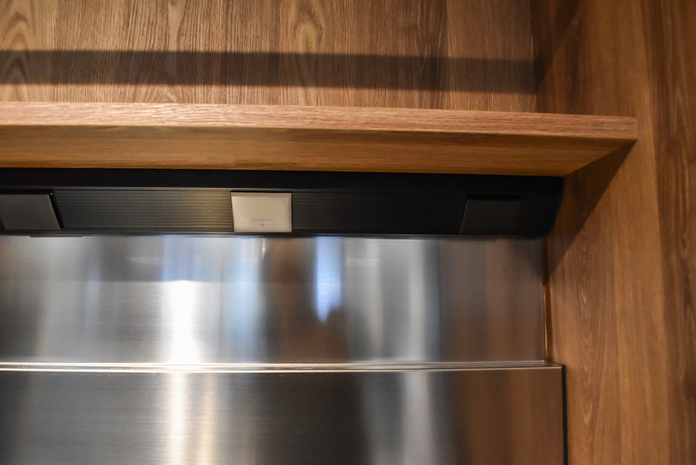 Doimo Cucine Modern Two-Tone Kitchen with Grey Island