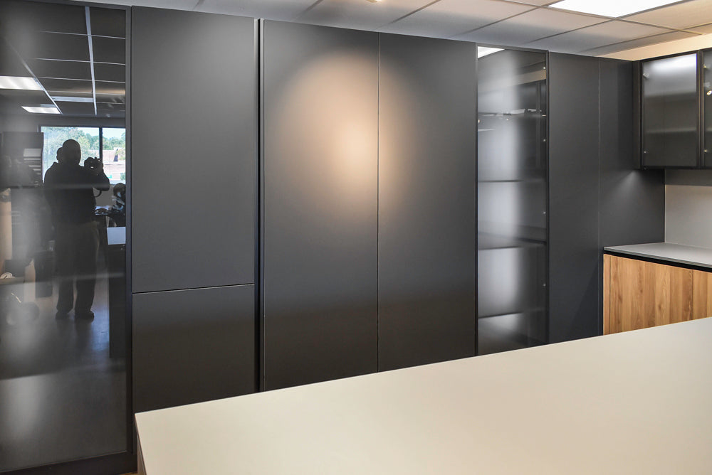 Doimo Cucine Modern Two-Tone Kitchen with Grey Island