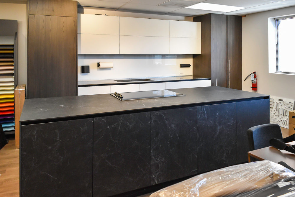 Doimo Cucine Modern Two-Tone Kitchen with Black Island