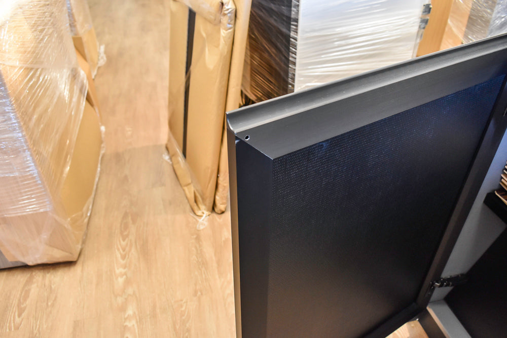 Doimo Cucine Modern Two-Tone Kitchen with Black Island