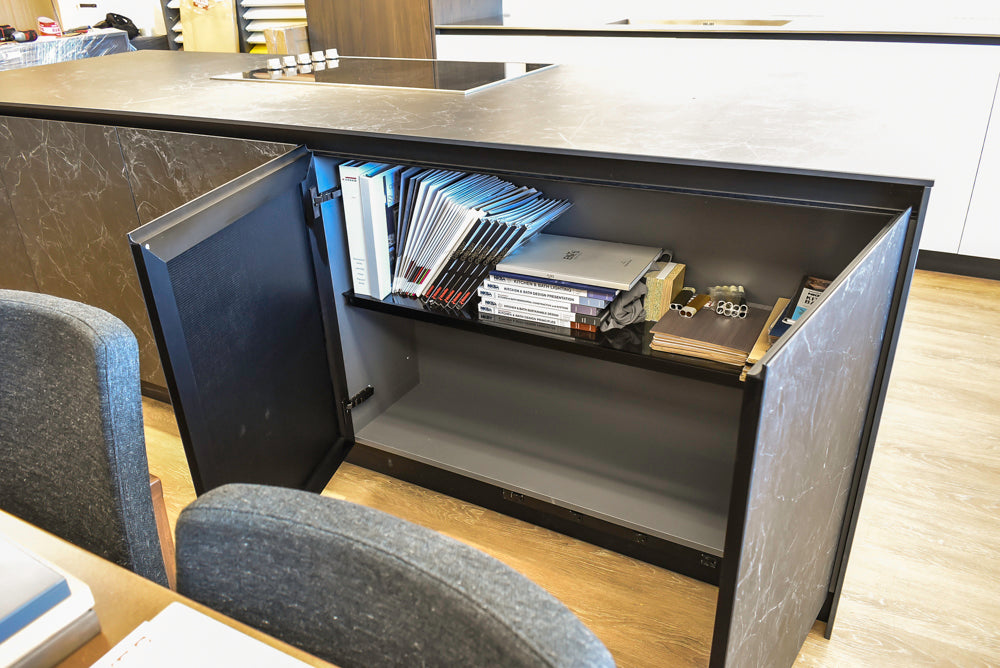 Doimo Cucine Modern Two-Tone Kitchen with Black Island