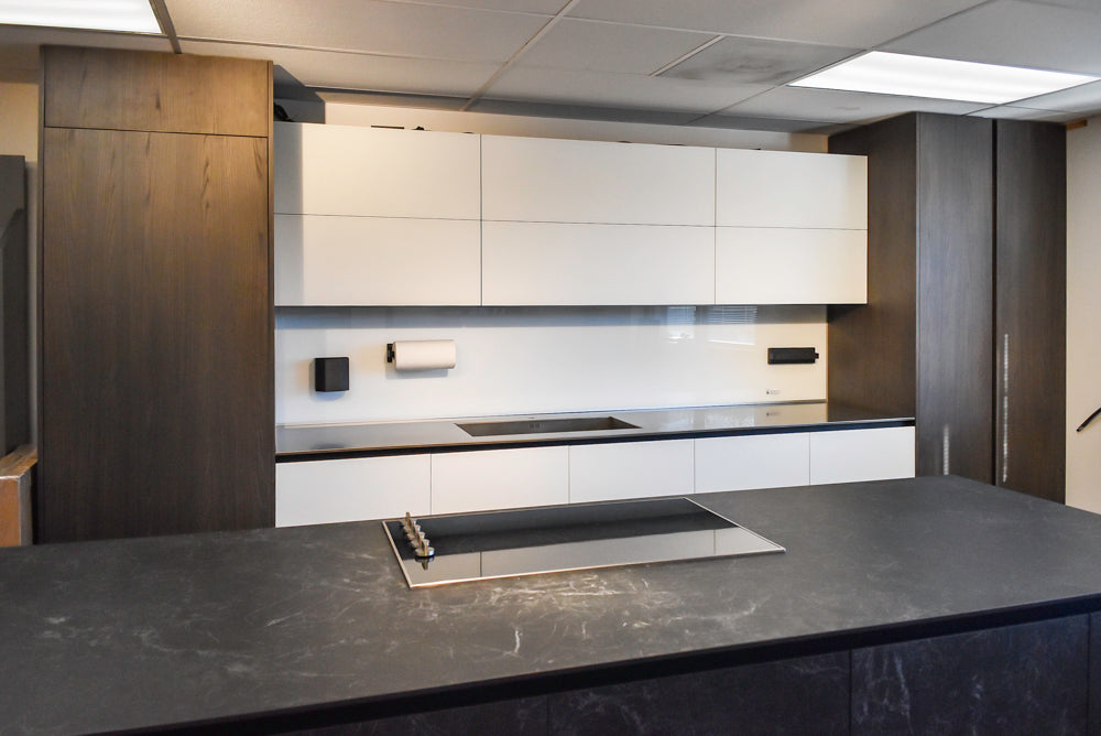 Doimo Cucine Modern Two-Tone Kitchen with Black Island