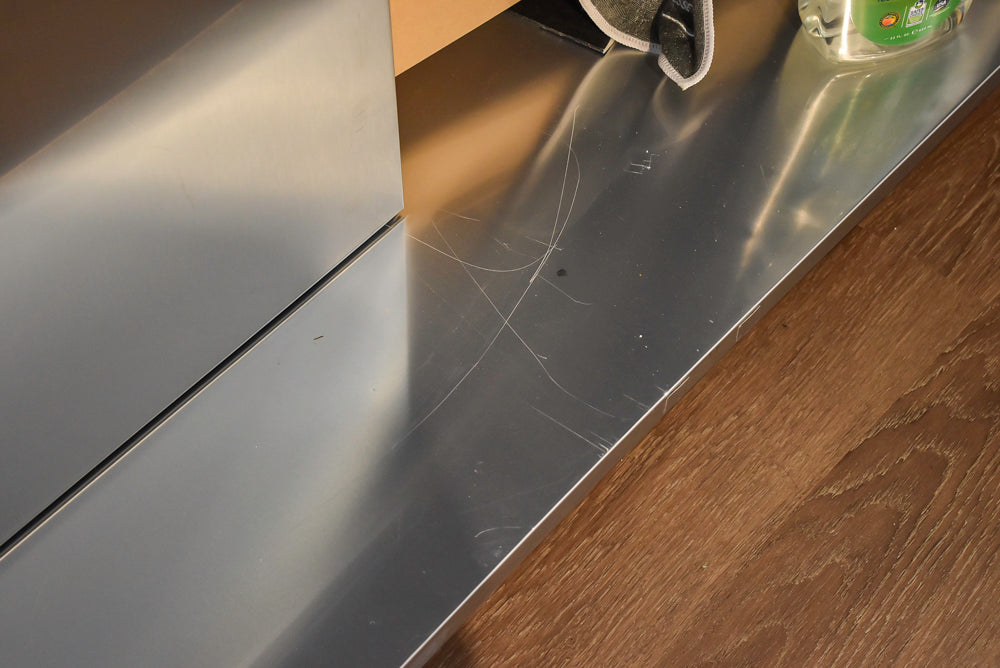 Doimo Cucine Modern Two-Tone Kitchen with Black Island