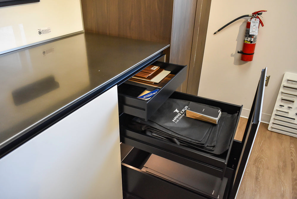 Doimo Cucine Modern Two-Tone Kitchen with Black Island