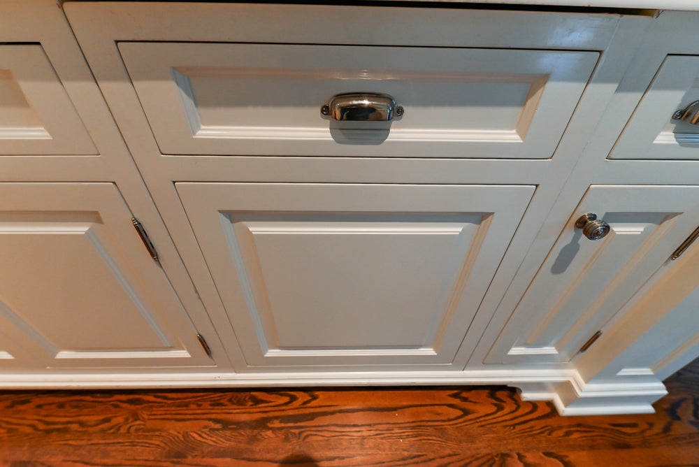 Pristine Premier: Traditional White Kitchen with Marble Island & Appliances