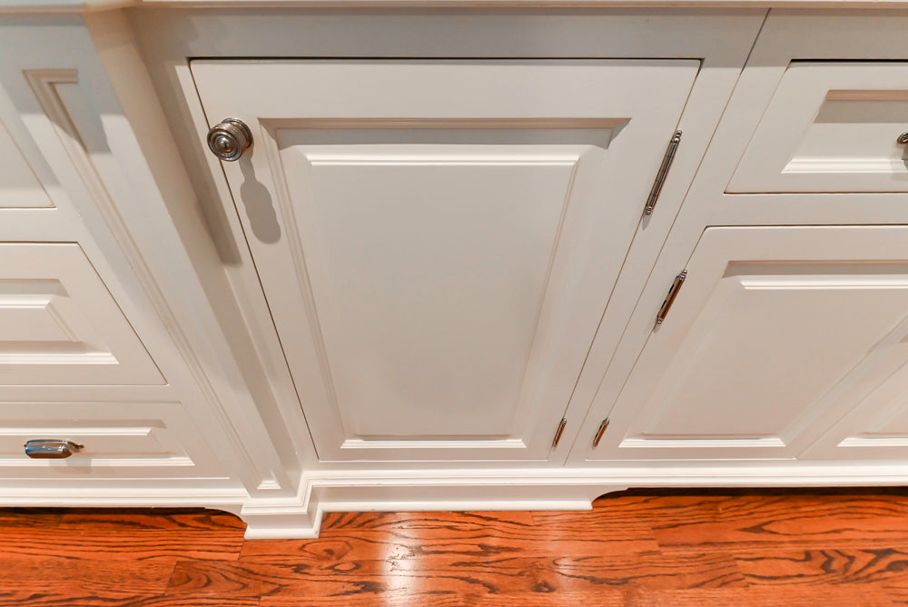 Pristine Premier: Traditional White Kitchen with Marble Island & Appliances