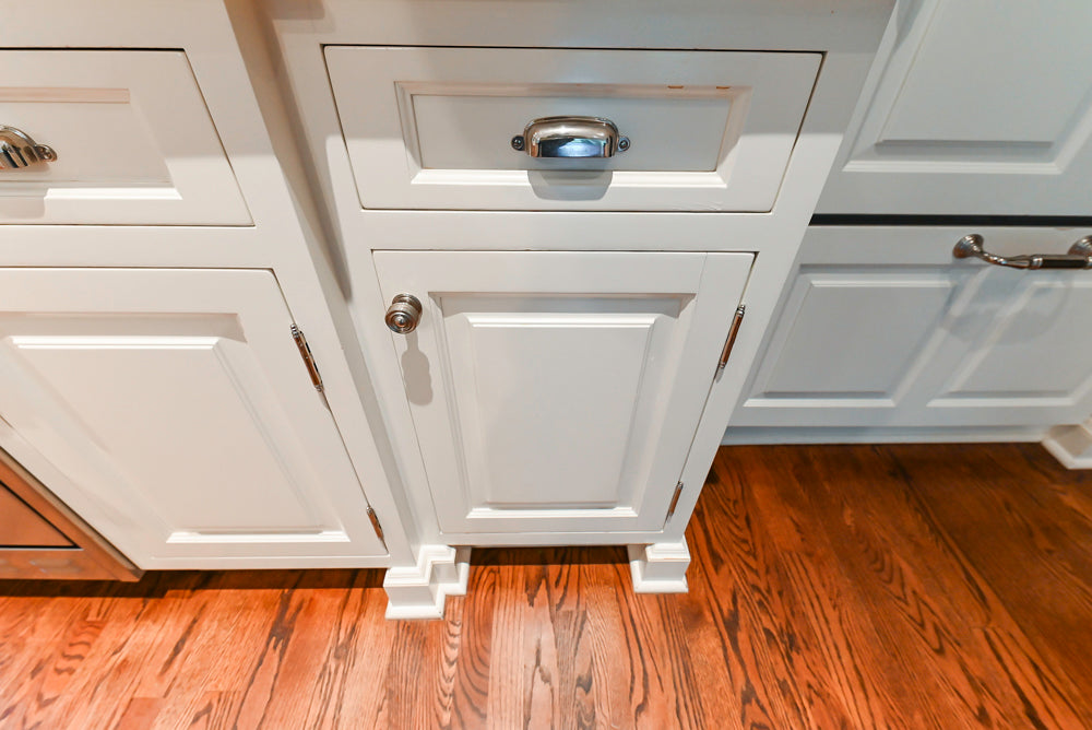 Pristine Premier: Traditional White Kitchen with Marble Island & Appliances