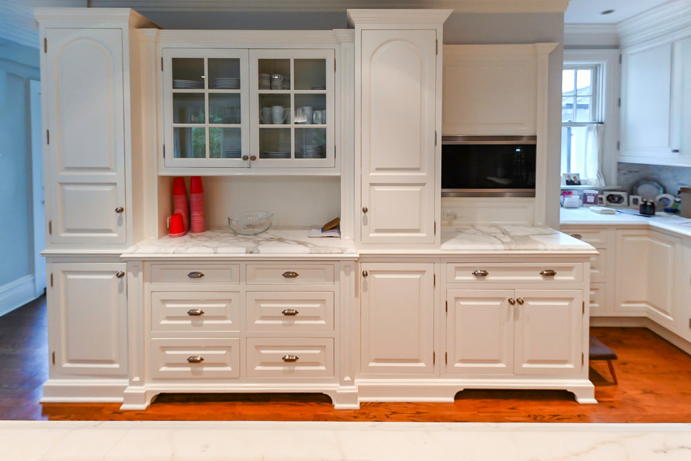 Premeir Traditional White Pre-Owned Kitchen with Marble Island and Appliances