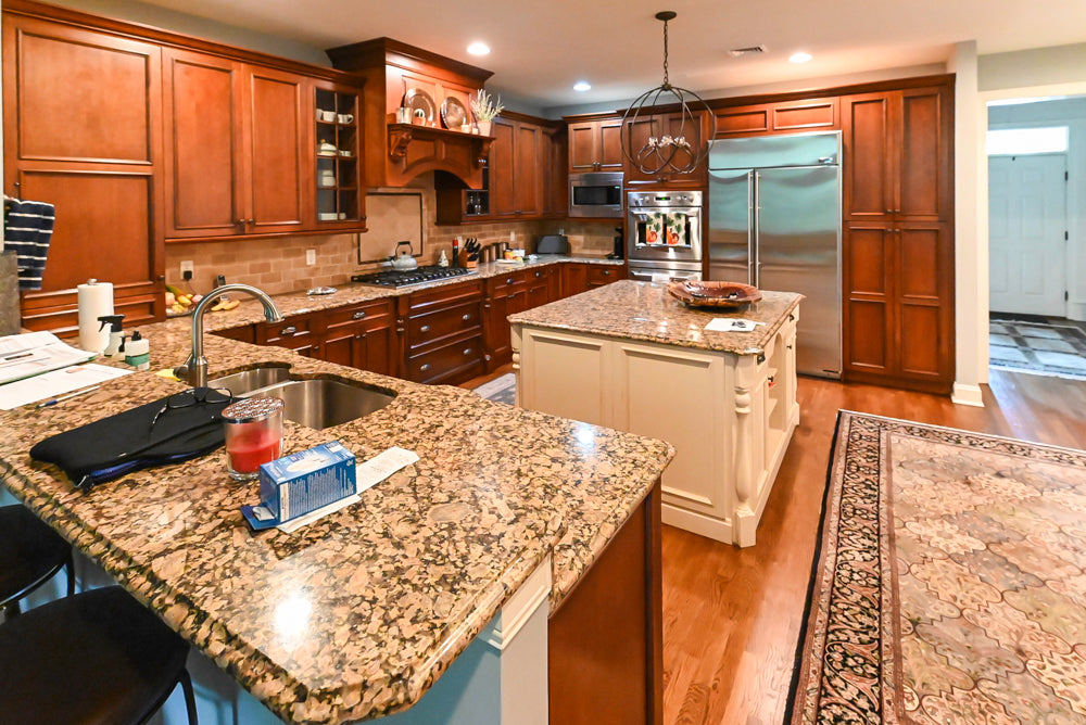 Ultracraft Tradtional Dark Wooden Pre-Owned Kitchen with Granite Island and Appliances