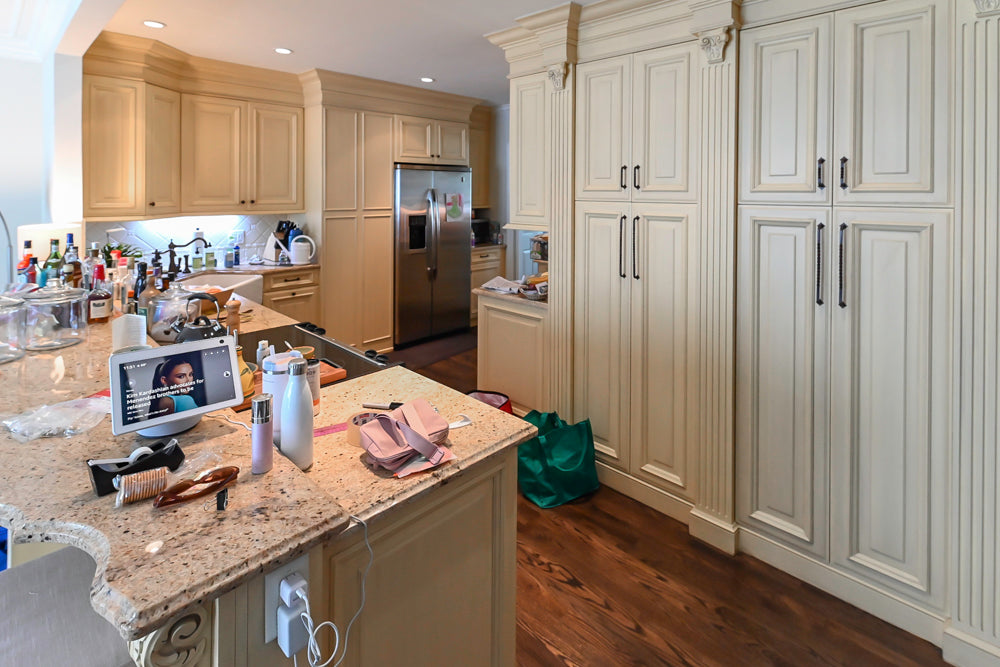 Wood-Mode Traditional Cream Wooden Cabinet Pre-Owned Kitchen and Appliances