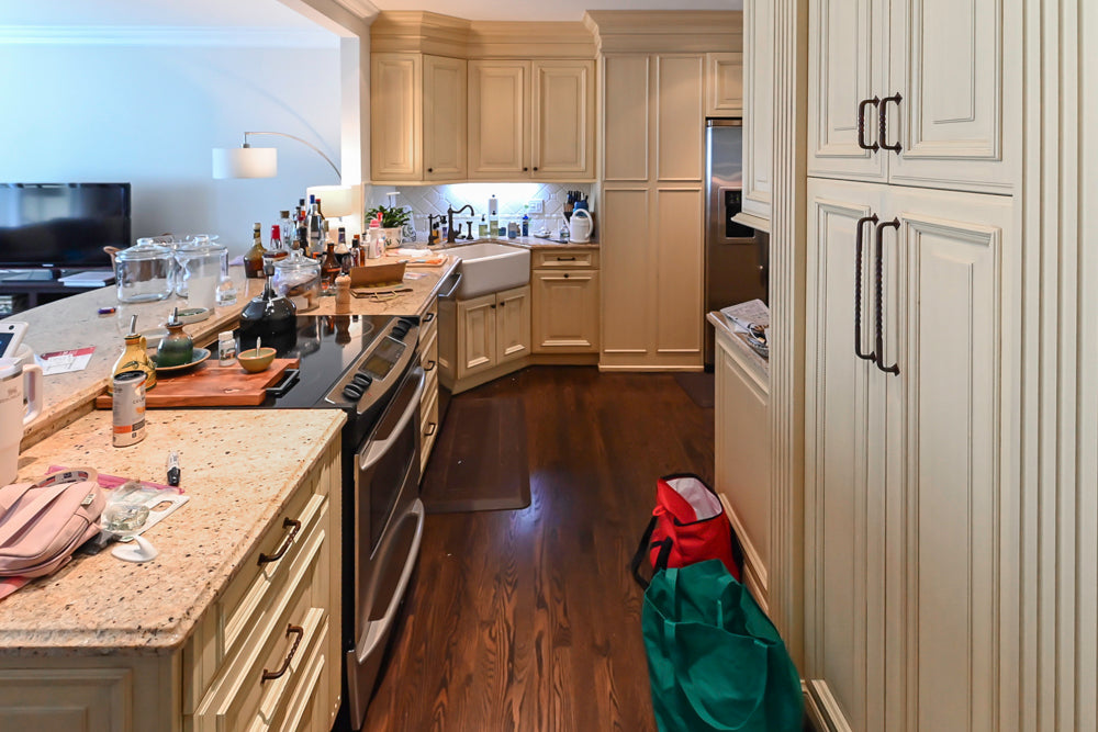 Wood-Mode Traditional Cream Wooden Cabinet Pre-Owned Kitchen and Appliances