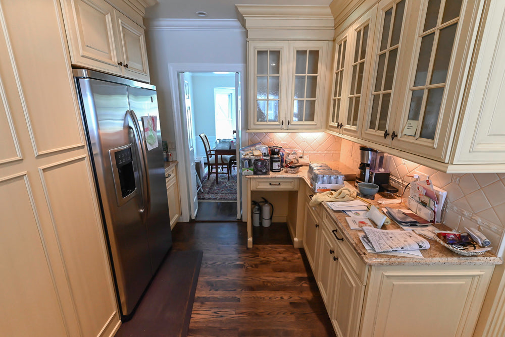 Wood-Mode Traditional Cream Wooden Cabinet Pre-Owned Kitchen and Appliances