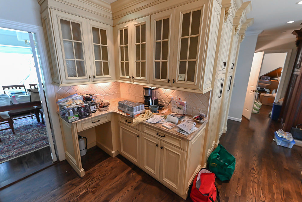 Wood-Mode Traditional Cream Wooden Cabinet Pre-Owned Kitchen and Appliances