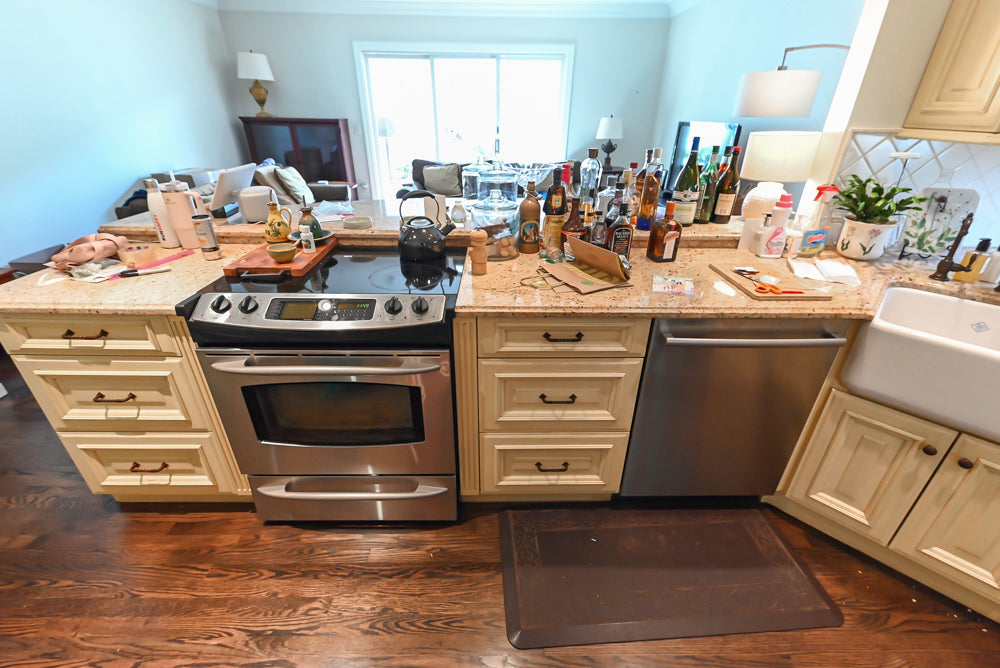 Wood-Mode Traditional Cream Wooden Cabinet Pre-Owned Kitchen and Appliances