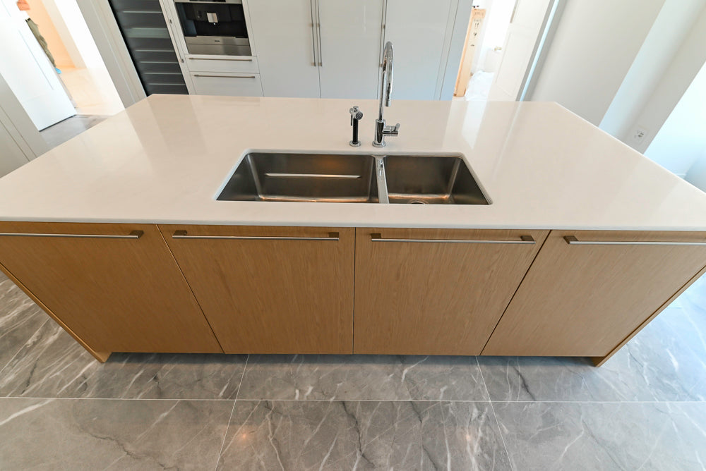 Modern Glossy White Kitchen with Island, Marble Countertops & Miele Appliances