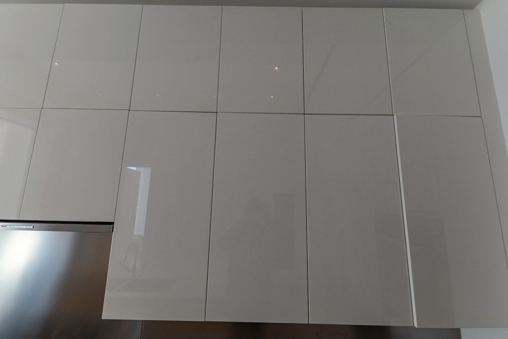 Aran Cucine Modern Glossy White Kitchen with Island, Marble Countertops & Miele Appliances