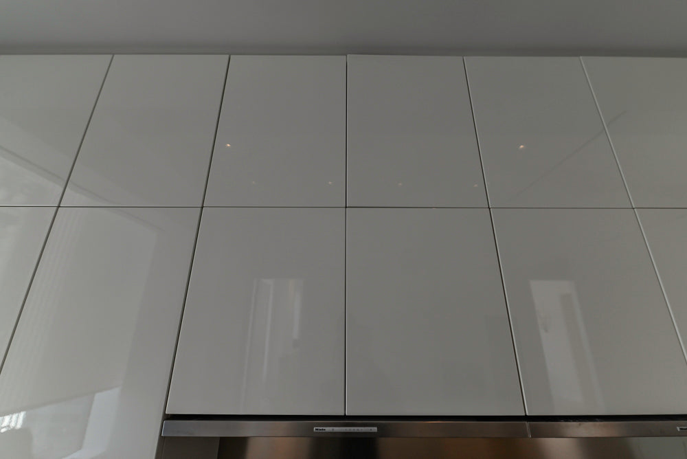 Aran Cucine Modern Glossy White Kitchen with Island, Marble Countertops & Miele Appliances