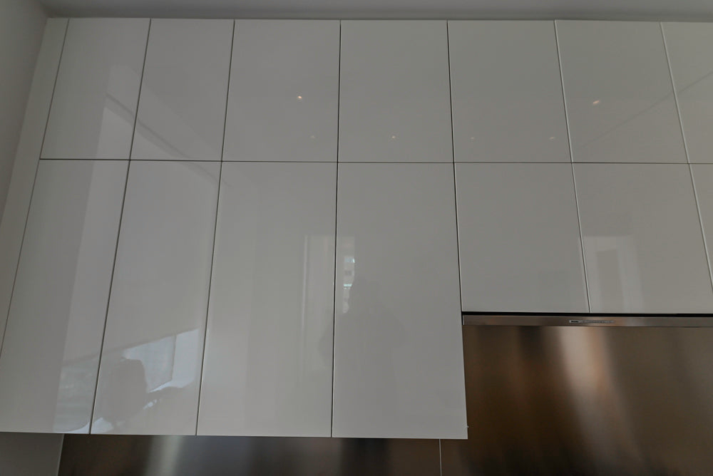 Aran Cucine Modern Glossy White Kitchen with Island, Marble Countertops & Miele Appliances