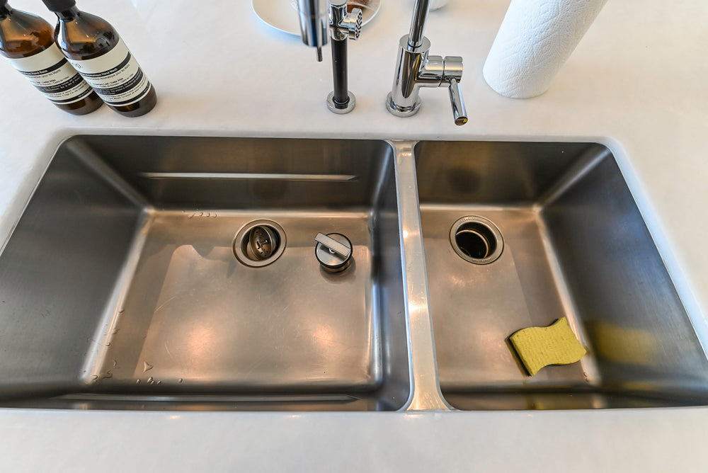 Aran Cucine Modern Glossy White Kitchen with Island, Marble Countertops & Miele Appliances