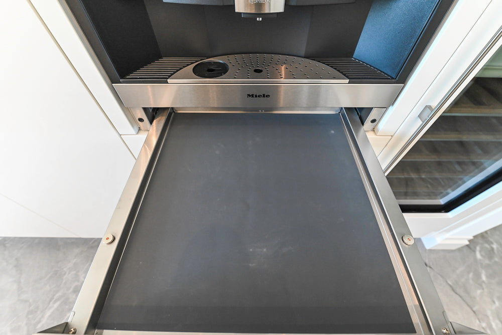 Aran Cucine Modern Glossy White Kitchen with Island, Marble Countertops & Miele Appliances