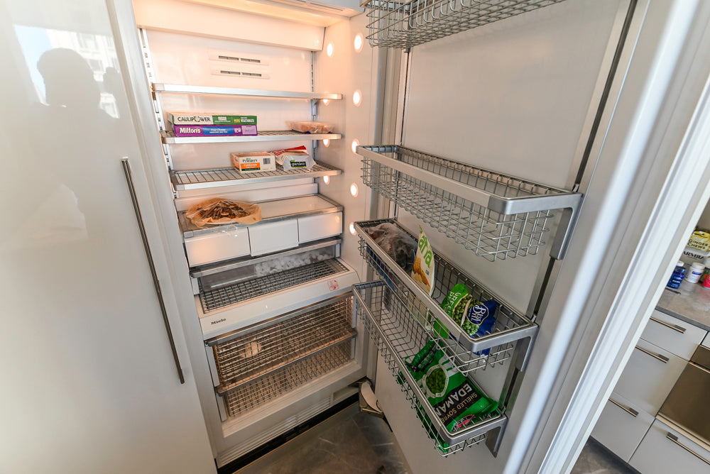 Aran Cucine Modern Glossy White Kitchen with Island, Marble Countertops & Miele Appliances