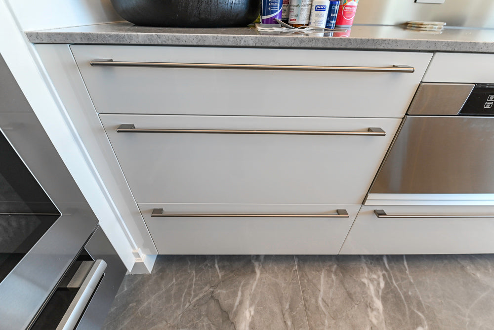 Aran Cucine Modern Glossy White Kitchen with Island, Marble Countertops & Miele Appliances