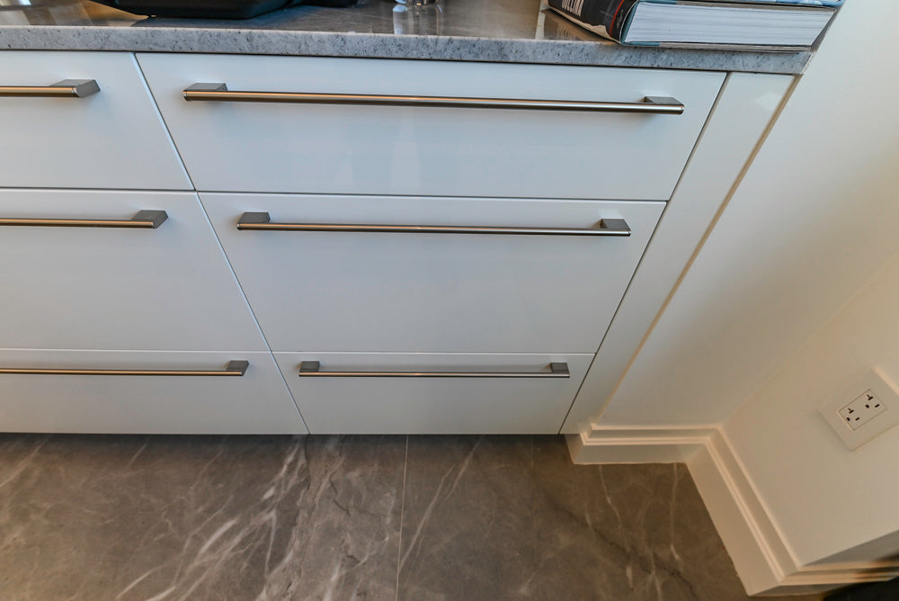 Aran Cucine Modern Glossy White Kitchen with Island, Marble Countertops & Miele Appliances