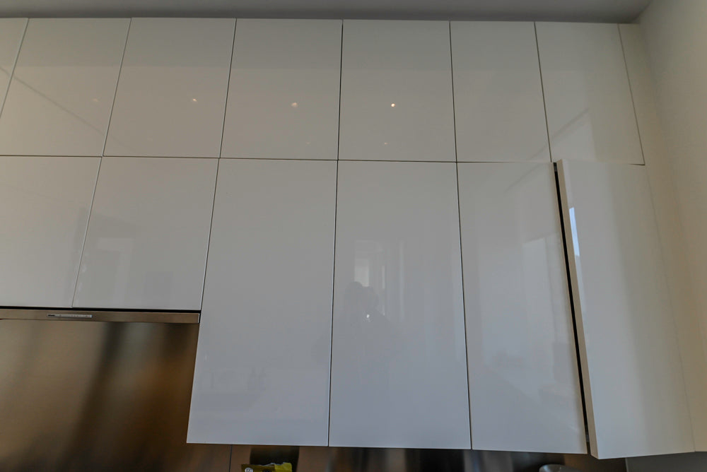 Aran Cucine Modern Glossy White Kitchen with Island, Marble Countertops & Miele Appliances