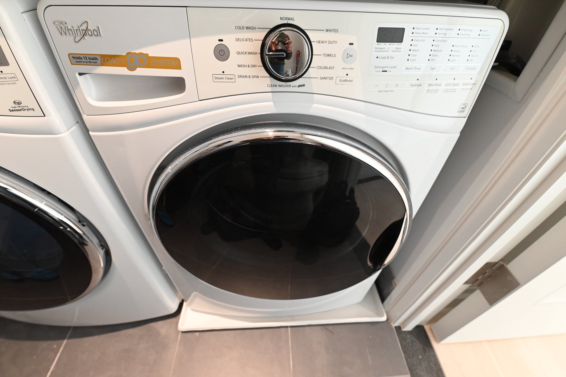 Whirlpool WFW95HEDW 27" White Front Load Washer