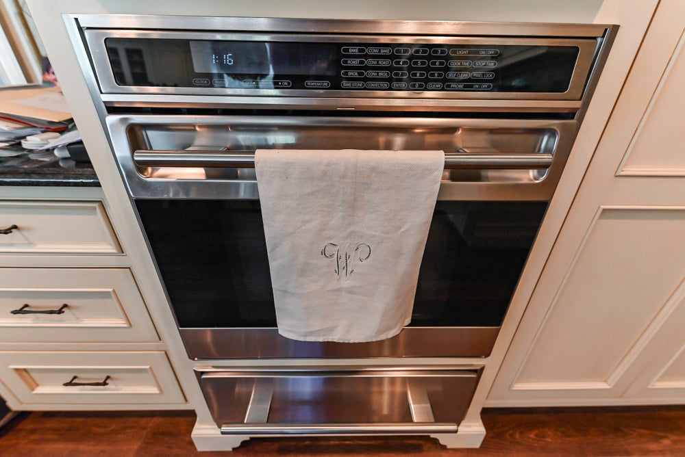Large Traditional Cream White Kitchen with Granite Island