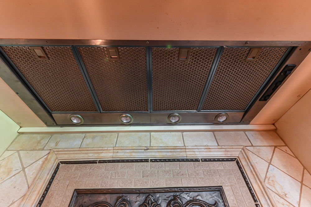 Large Traditional Cream White Kitchen with Granite Island