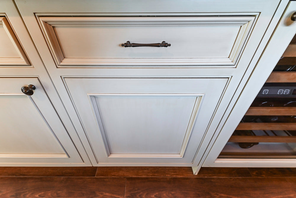 Large Traditional Cream White Kitchen with Granite Island
