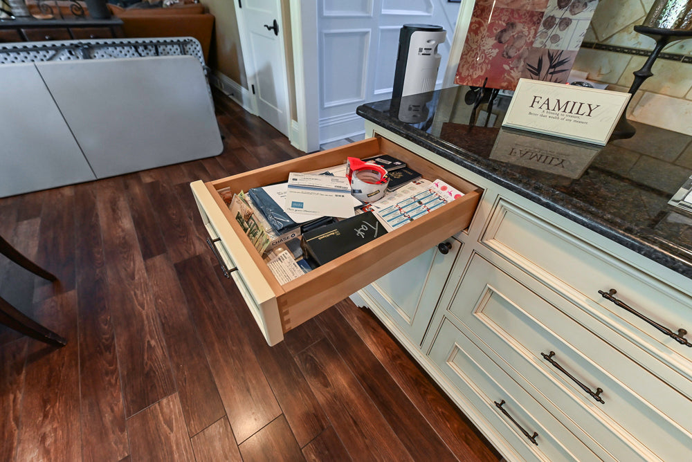 Large Traditional Cream White Kitchen with Granite Island