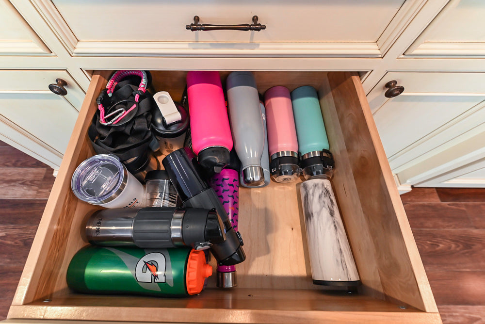 Large Traditional Cream White Kitchen with Granite Island