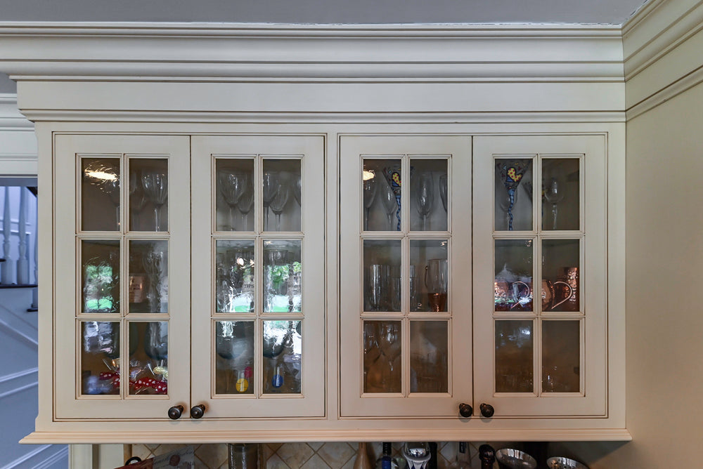 Large Traditional Cream White Kitchen with Granite Island