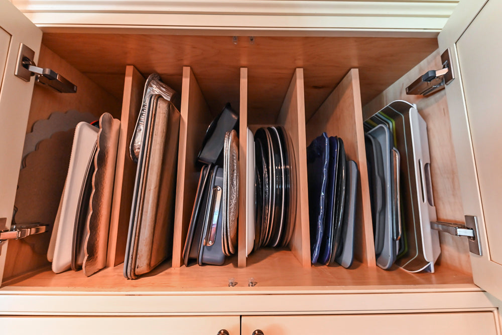 Large Traditional Cream White Kitchen with Granite Island