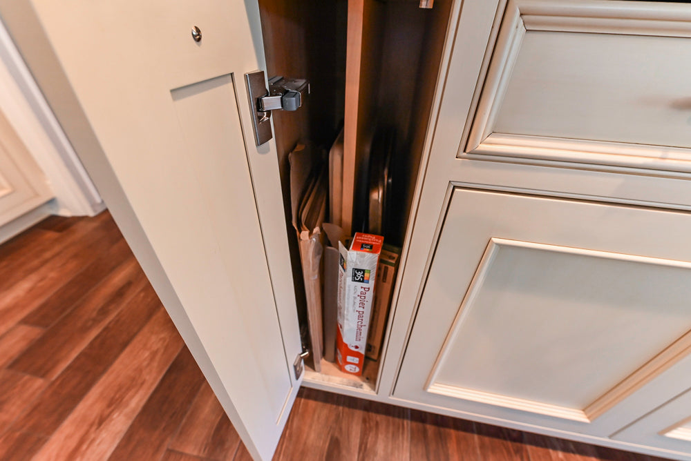 Large Traditional Cream White Kitchen with Granite Island