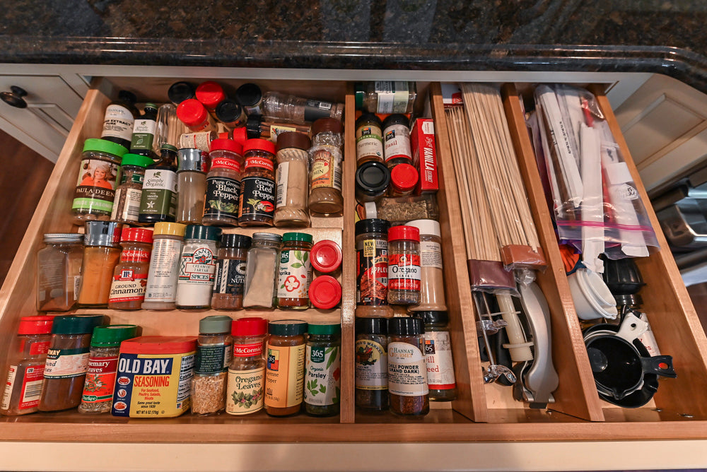 Large Traditional Cream White Kitchen with Granite Island