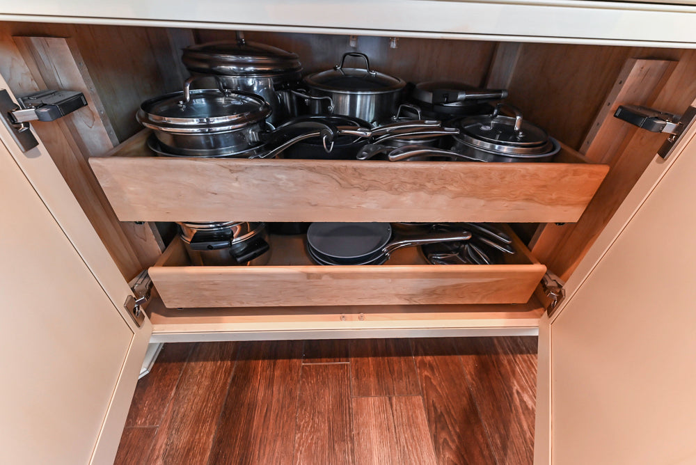 Large Traditional Cream White Kitchen with Granite Island