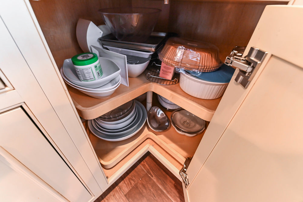 Large Traditional Cream White Kitchen with Granite Island