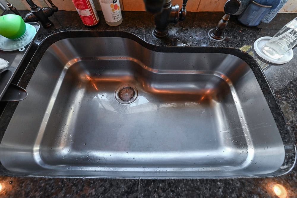 Large Traditional Cream White Kitchen with Granite Island